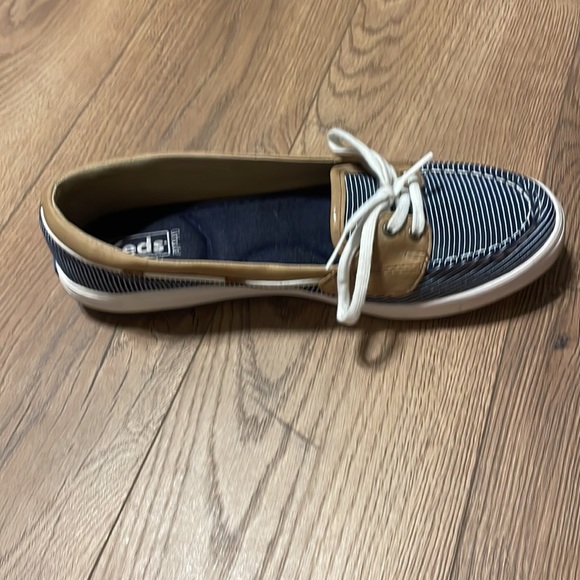 Keds Women’s Slip-On Boat Shoes in Navy/White Stripes with Khaki Accents - Sz 10 - Picture 2 of 8